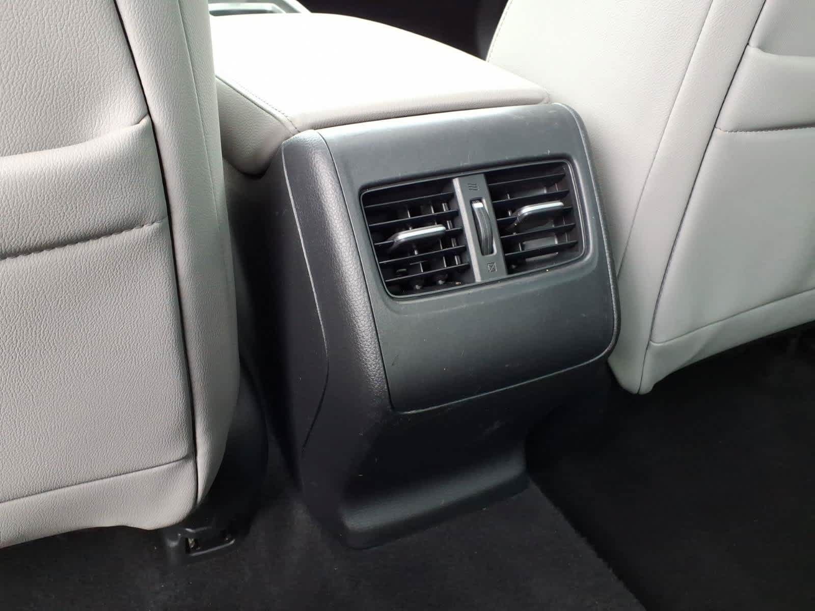 Used 2018 Honda Accord Touring image 11