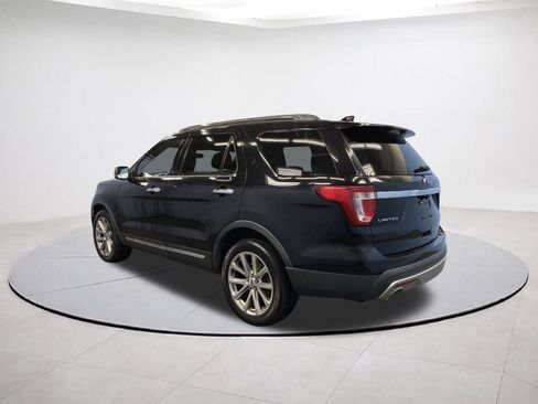 Used 2017 Ford Explorer Limited image 4