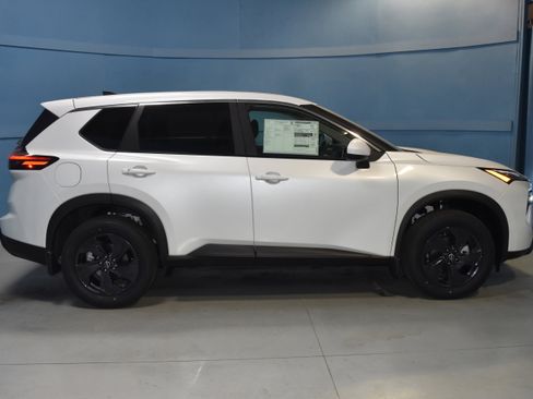 New 2026 Nissan Rogue SV w/ Cold Weather Package FWD image 19
