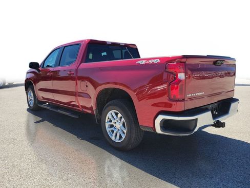 Used 2023 Chevrolet Silverado 1500 LT w/ Convenience Package II AWD/4WD image 3