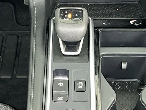 Certified 2025 Nissan Pathfinder SV image 19