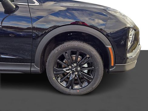 New 2026 Mitsubishi Eclipse Cross LE image 2
