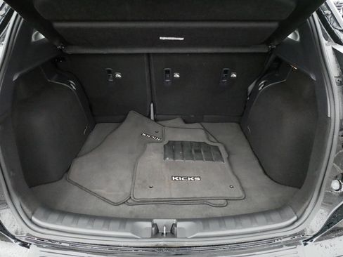 Used 2021 Nissan Kicks SR w/ SR Premium Package image 18