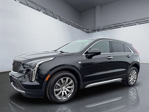Used 2019 Cadillac XT4 Premium Luxury w/ Cold Weather Package image 10