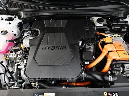 Certified 2025 Hyundai Elantra Limited image 29