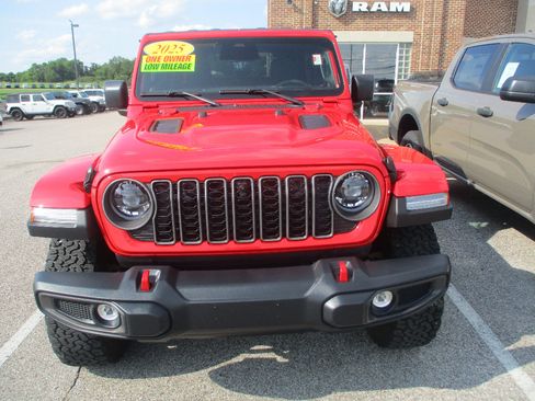 Used 2025 Jeep Wrangler Rubicon w/ Safety Group AWD/4WD image 2
