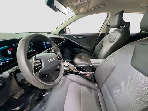 Certified 2023 Kia Niro EX image 22