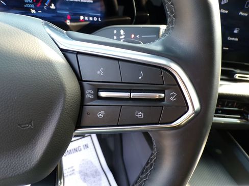 Used 2025 Chevrolet Equinox LT w/ Safety and Technology Package AWD/4WD image 29