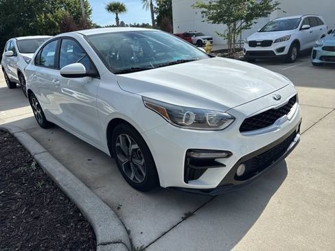 Certified 2021 Kia Forte LXS FWD image 2