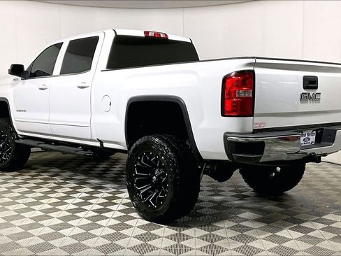 Used 2018 GMC Sierra 1500 SLE image 11