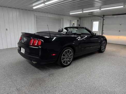 Used 2010 Ford Mustang GT RWD image 13