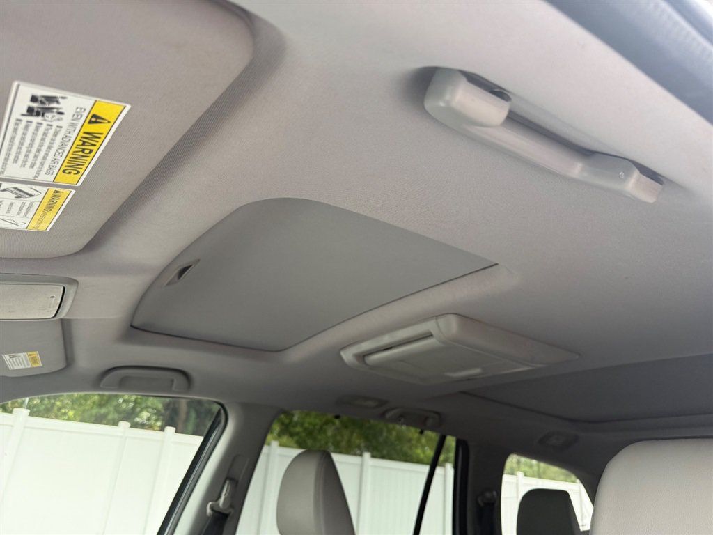 Used 2017 Honda Pilot Elite image 19
