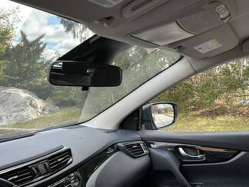 Certified 2022 Nissan Rogue Sport SV image 23