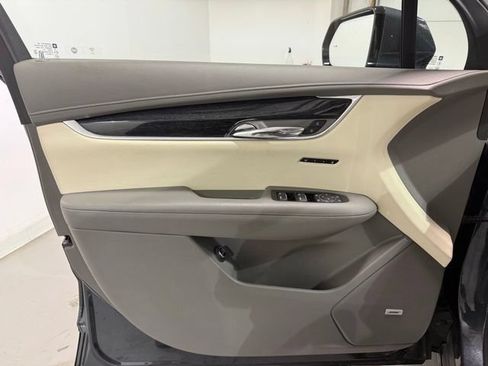 Certified 2021 Cadillac XT6 Premium Luxury AWD/4WD image 11