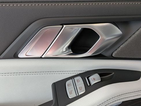 New 2026 BMW X7 xDrive40i w/ Premium Package image 27