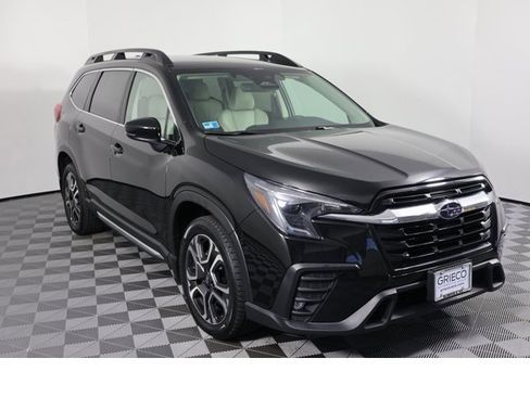 Used 2024 Subaru Ascent Limited image 1