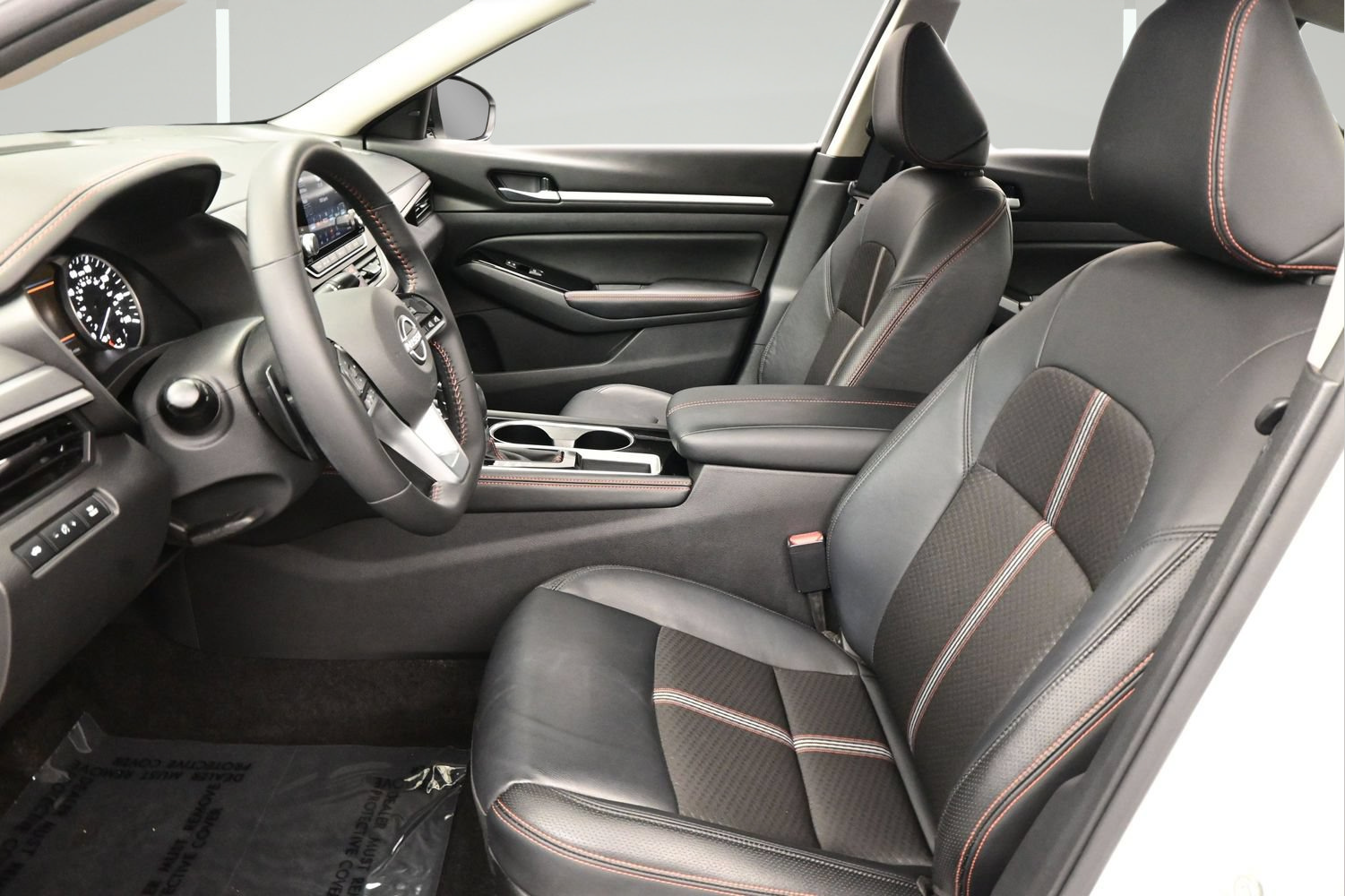 Certified 2025 Nissan Altima 2.5 SR FWD image 9