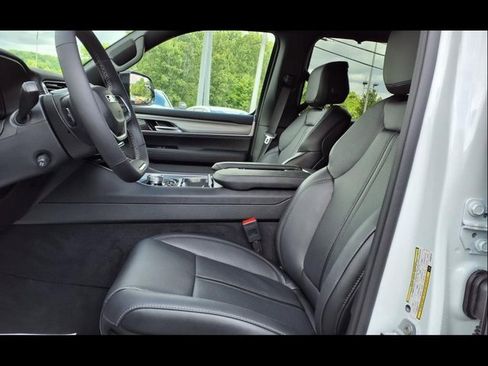 New 2025 Jeep Wagoneer L Series II w/ Convenience Group I image 5