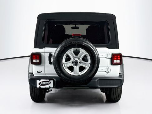 Used 2022 Jeep Wrangler Unlimited Sport AWD/4WD image 14