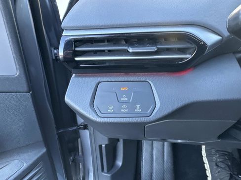Used 2023 Volkswagen ID.4 Pro image 23