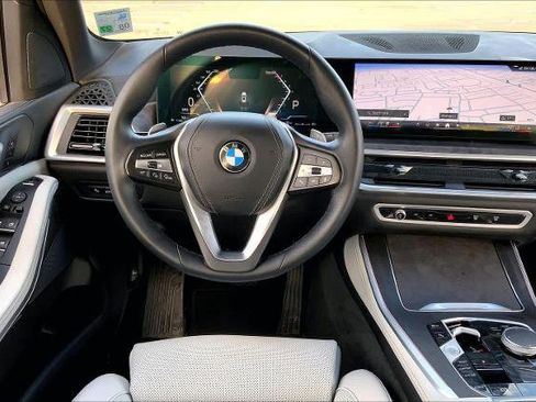 Used 2024 BMW X5 sDrive40i w/ Parking Assistance Package image 5