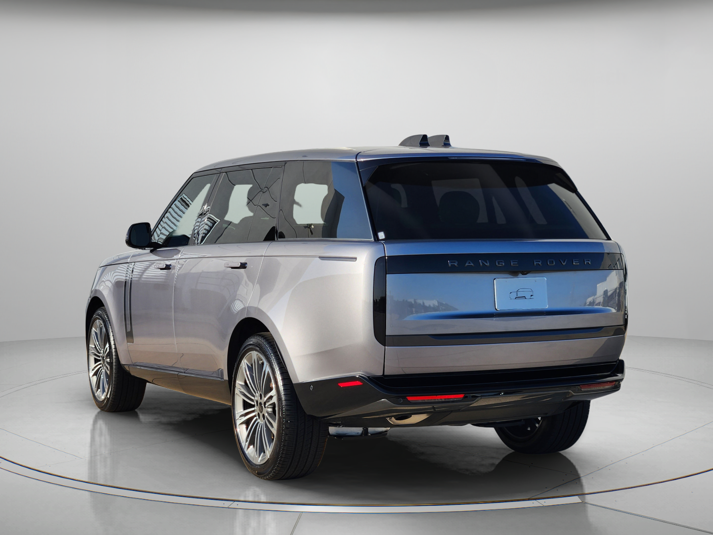 New 2026 Land Rover Range Rover Long Wheelbase SE AWD/4WD image 3