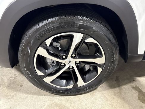 New 2026 Chevrolet Trax RS w/ Sunroof Package image 26