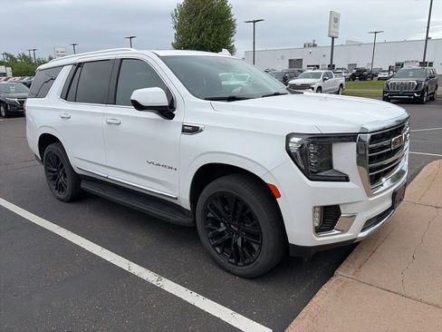 Certified 2023 GMC Yukon SLT AWD/4WD image 1