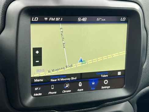 Used 2023 Jeep Renegade Latitude AWD/4WD image 25
