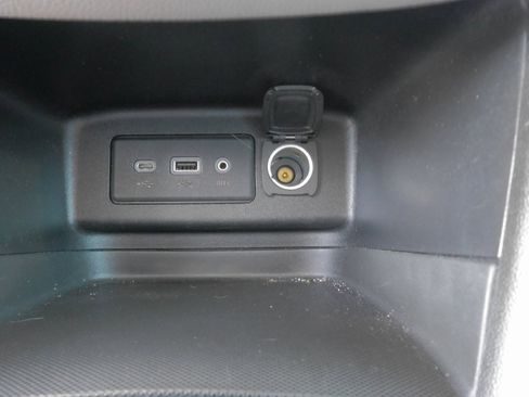 Used 2019 Chevrolet Equinox LS image 26