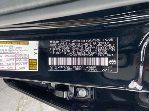 Used 2026 Toyota Prius Plug-In Hybrid image 29