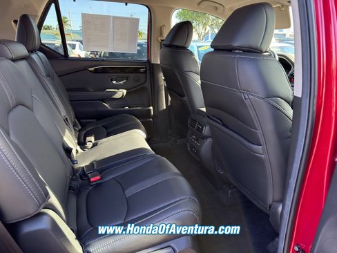 Certified 2025 Honda Pilot EX-L image 11