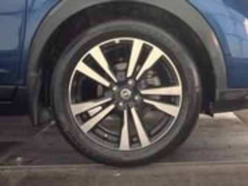 Used 2019 Nissan Kicks SV image 19