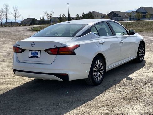 Used 2023 Nissan Altima 2.5 SV FWD image 14