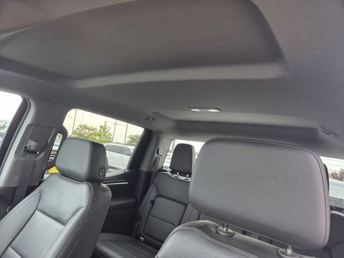 Used 2025 GMC Sierra 1500 SLT AWD/4WD image 22