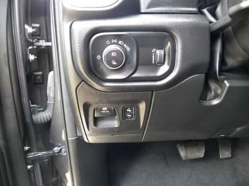 Used 2022 RAM 1500 Big Horn AWD/4WD image 14