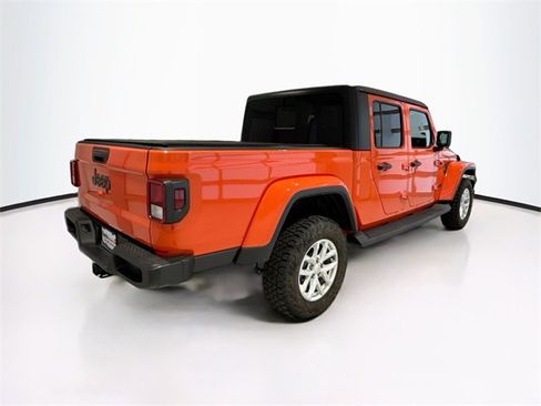 Used 2023 Jeep Gladiator Sport image 6