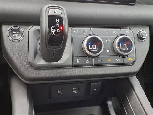 Used 2023 Land Rover Defender 110 X-Dynamic SE image 18