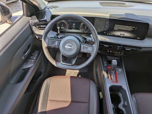 New 2026 Nissan Kicks SR FWD image 13