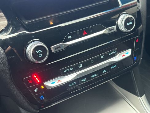 Used 2023 Ford Explorer Limited image 21