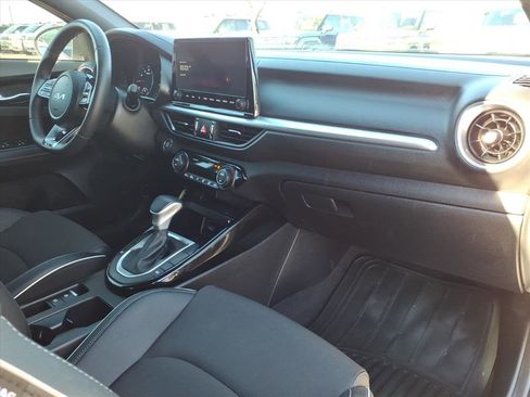 Used 2024 Kia Forte GT-Line w/ GT-Line Premium Package image 10