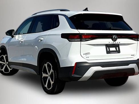 New 2026 Volkswagen Tiguan SE AWD/4WD image 3