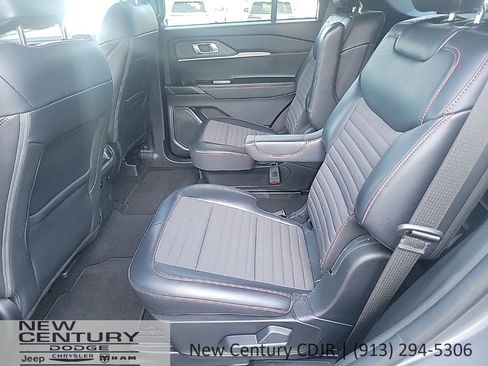 Used 2025 Ford Explorer ST-Line image 17