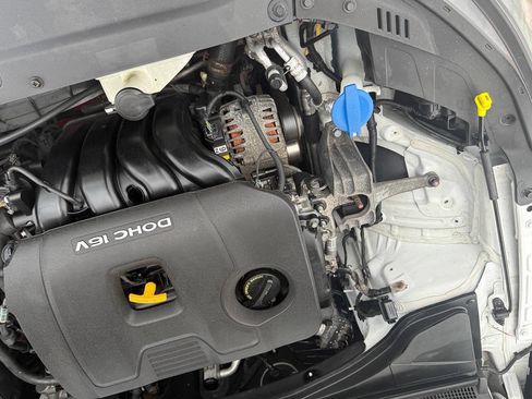 Used 2019 Hyundai Veloster 2.0 image 28