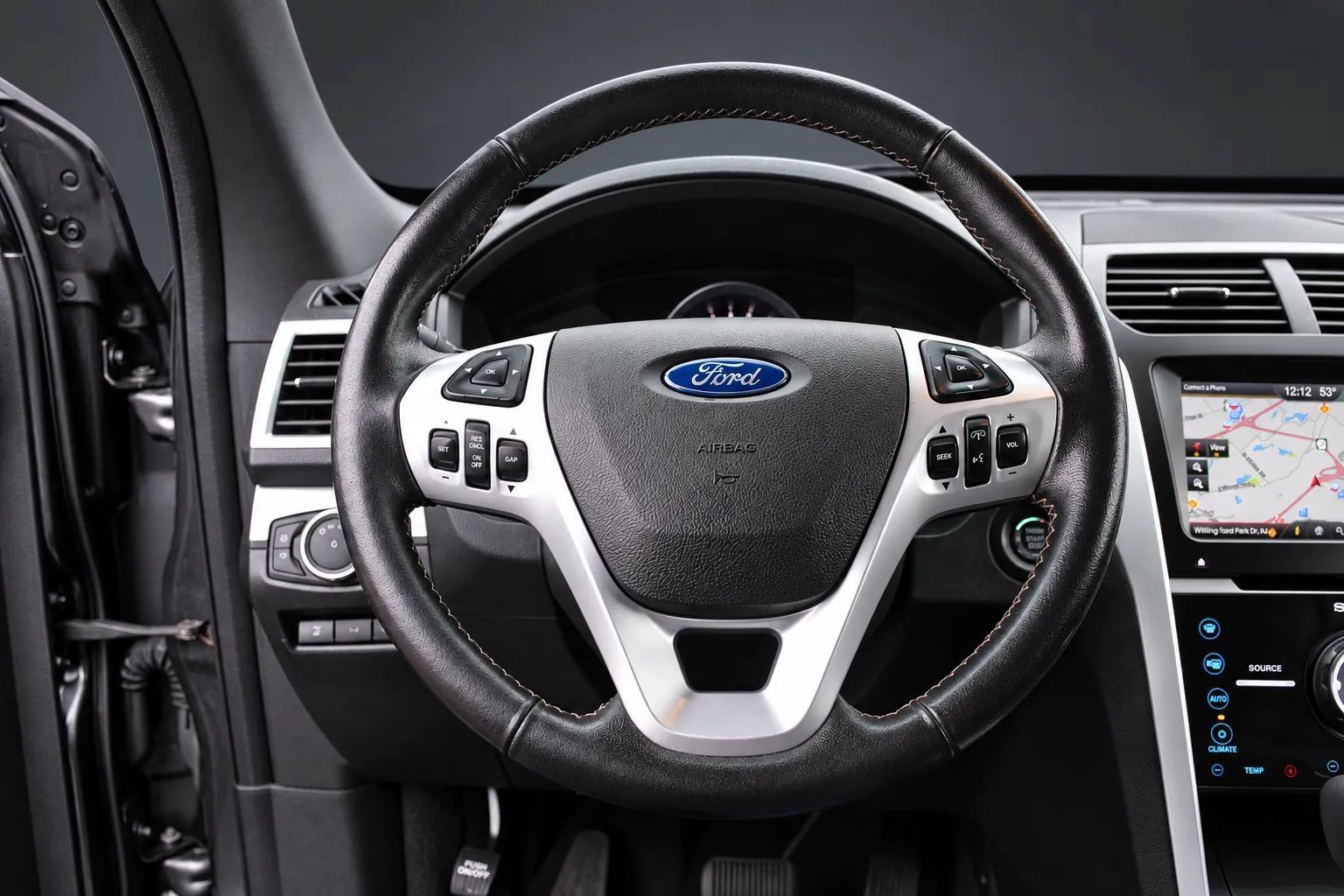 Used 2015 Ford Explorer Sport w/ Equipment Group 401A AWD/4WD image 16