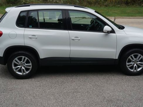 Used 2016 Volkswagen Tiguan S AWD/4WD image 6