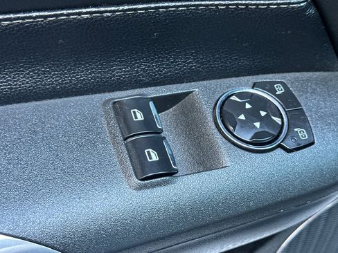 Used 2016 Ford Mustang Coupe RWD image 12