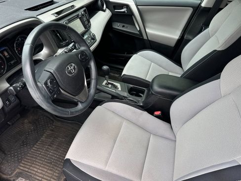 Used 2016 Toyota RAV4 XLE AWD/4WD image 9
