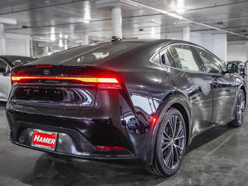 New 2026 Toyota Prius XLE image 11