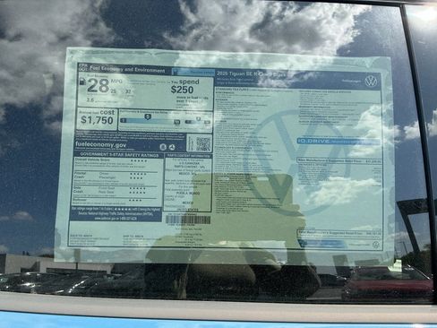 New 2026 Volkswagen Tiguan SE R-Line FWD image 33